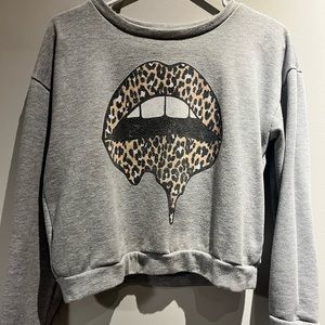 Lelis gray sweatshirt